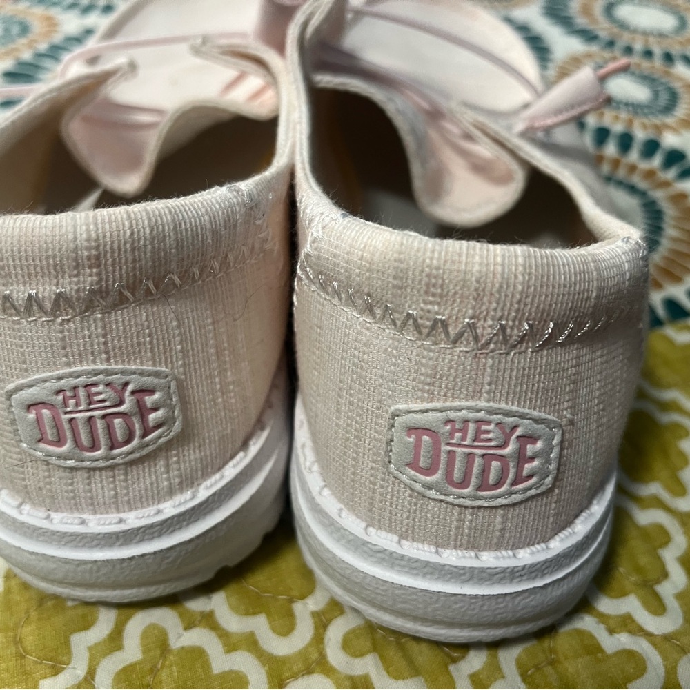 Hey Dude Women’s Light Pink Sneakers